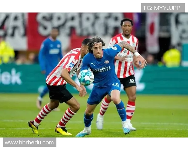 前进之鹰与鹿特丹的激烈对决揭示足球战术与团队精神的完美结合